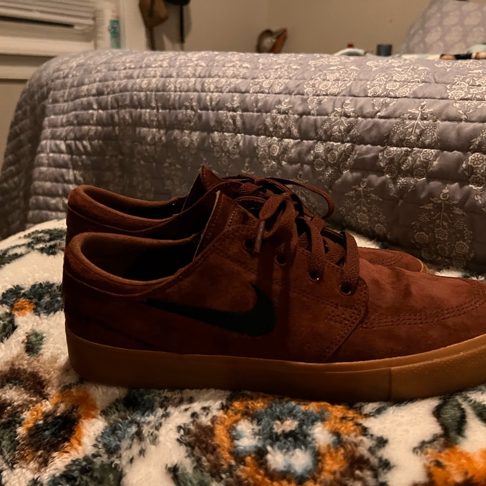 Nike Men's Stefan Janoski- wine/gum